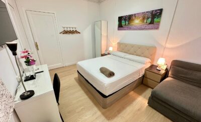 Comfortable triple room in the heart of Barcelona R28-1