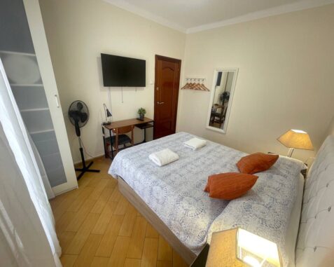 Nice room with balcony near Plaza España VAL3