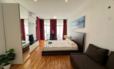Large room with balcony near Plaza Espana A4