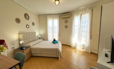 Nice room with balcony near Plaza España VAL5