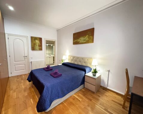 Chambre double avec salle de bain privée Cal1