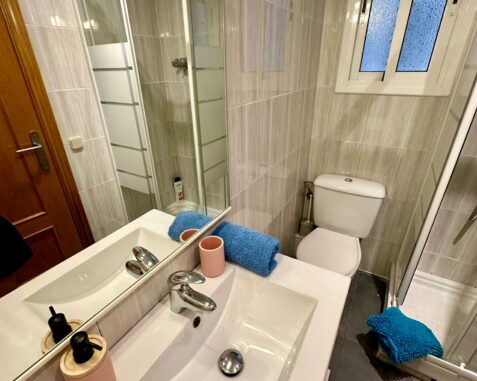 Ar4 – Double Room with private bathroom