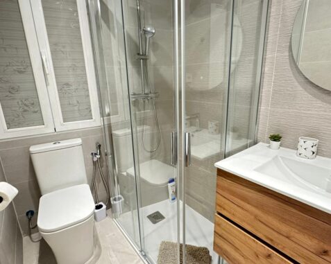 Toledo1 – habitación estándar con baño compartido – 2 camas