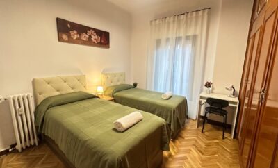 Ram2 – Two single beds and a shared bathroom