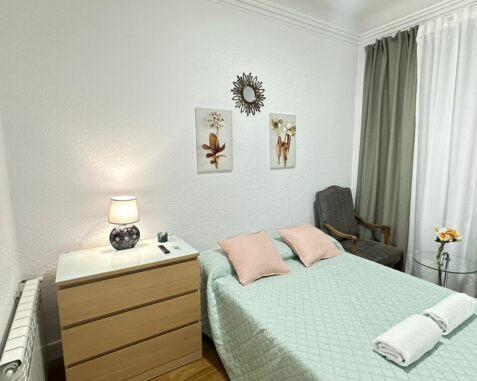 Manuela1 – Habitación doble con baño compartido