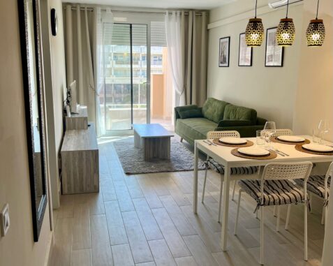 Apartamento renovado Oliva en Salou Compartir Guardar