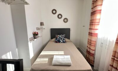 Cozy single room near Tirso De Molina metro station Cab1